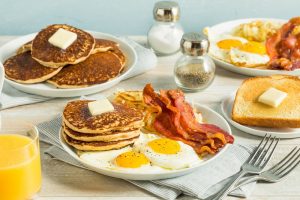 American breakfast: ingredients and recipes