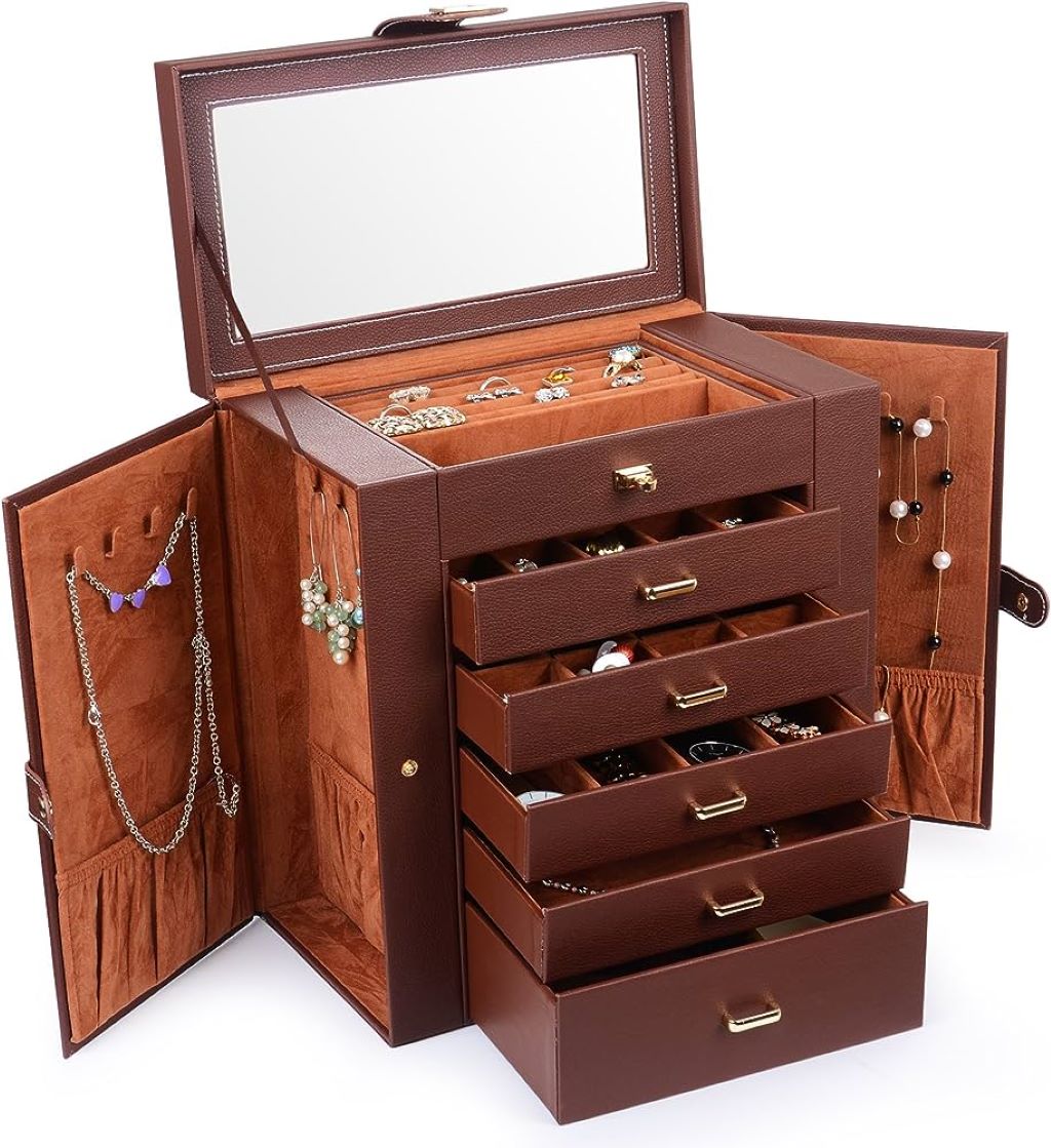 The Allure of Leather Jewelry Boxes