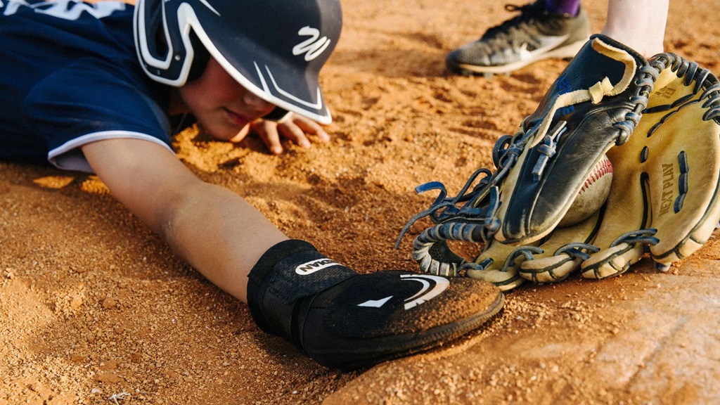 How to Use a Baseball Sliding Mitt Properly The Made Thing